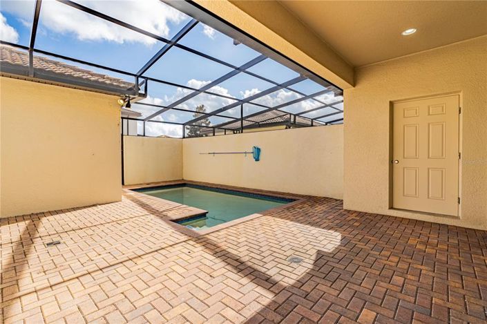 Image No.10-4 Bed Townhouse for sale