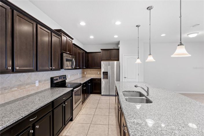 Image No.8-4 Bed Townhouse for sale