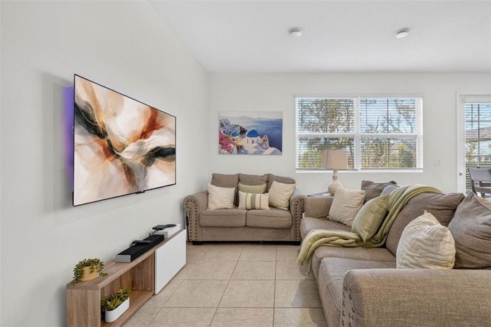 Image No.18-3 Bed Townhouse for sale