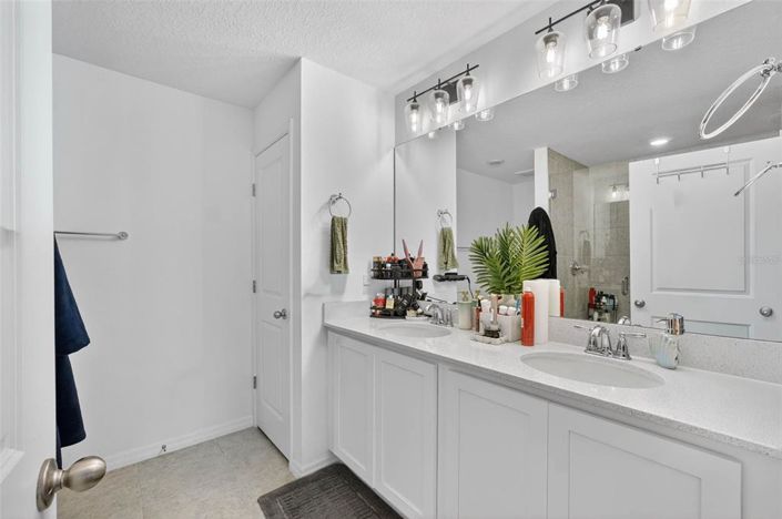 Image No.25-3 Bed Townhouse for sale