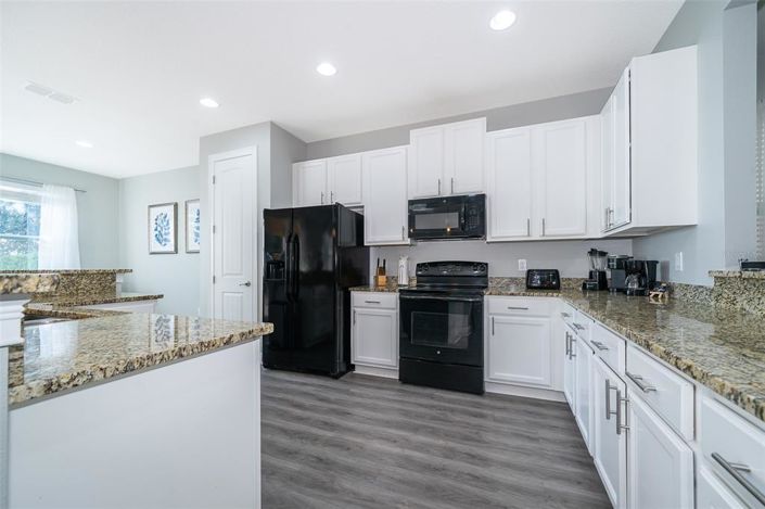 Image No.12-6 Bed Property for sale