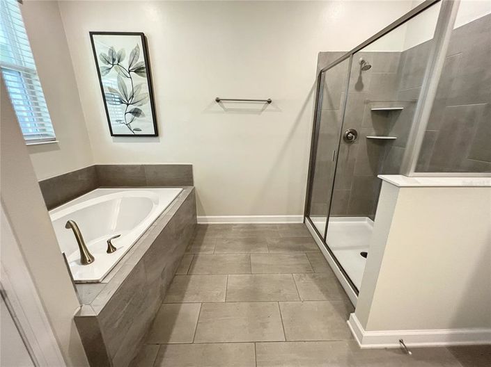 Image No.17-8 Bed Property for sale