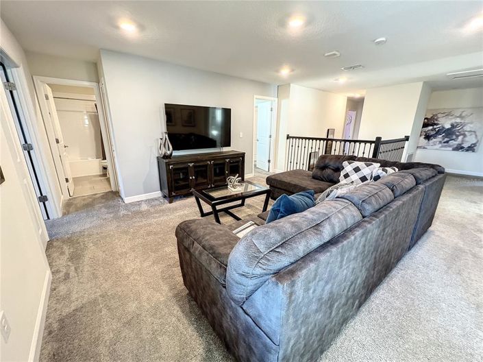 Image No.21-8 Bed Property for sale