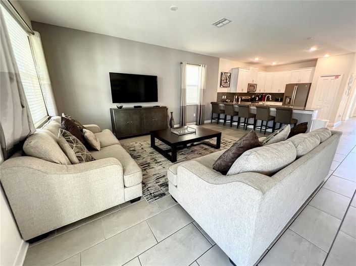 Image No.7-8 Bed Property for sale