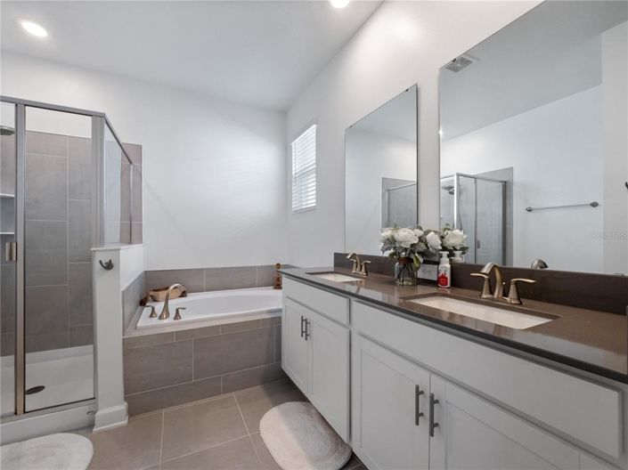 Image No.17-4 Bed Property for sale