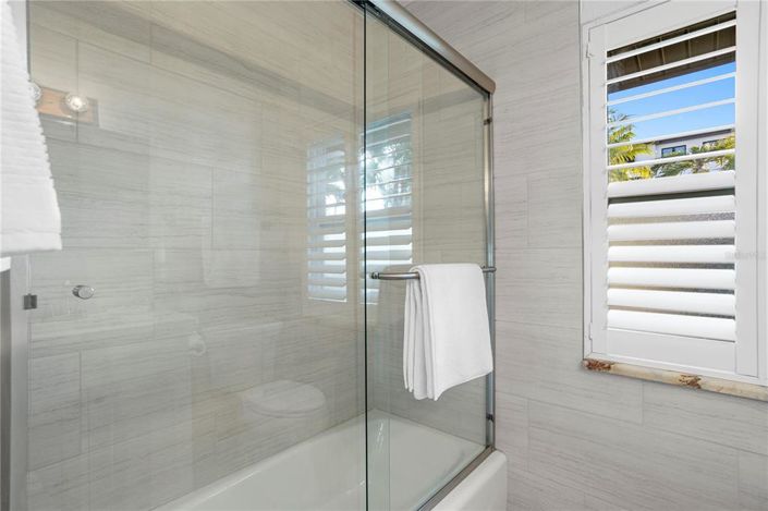 Image No.25-3 Bed Property for sale