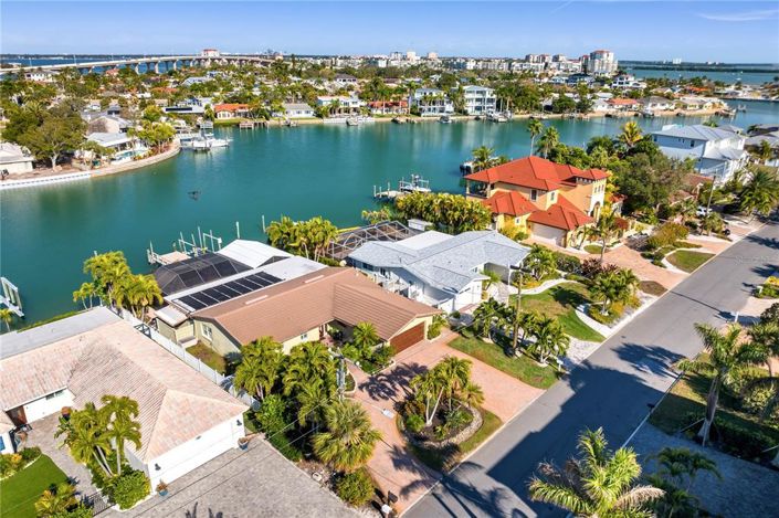 Image No.40-3 Bed Property for sale