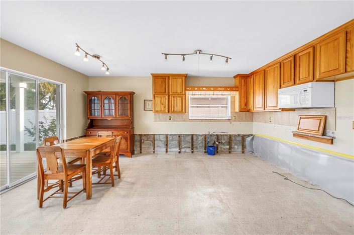 Image No.12-2 Bed Property for sale