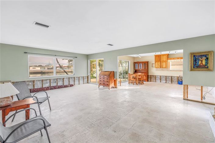 Image No.6-2 Bed Property for sale