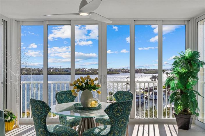 Image No.11-3 Bed Property for sale