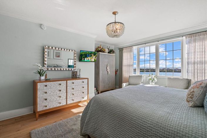 Image No.19-3 Bed Property for sale