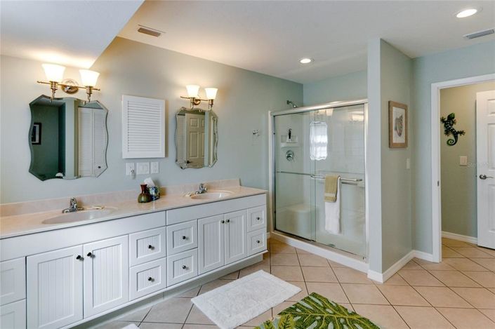 Image No.24-2 Bed Property for sale