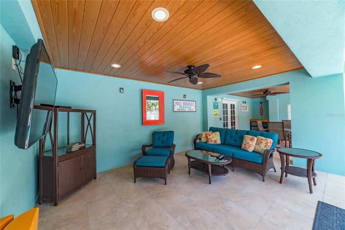 Image No.36-2 Bed Property for sale