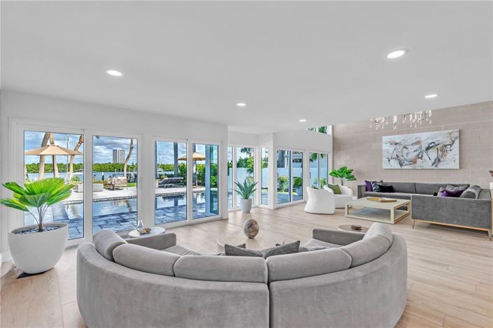 Image No.9-Propriété de 4 chambres à vendre à Sarasota