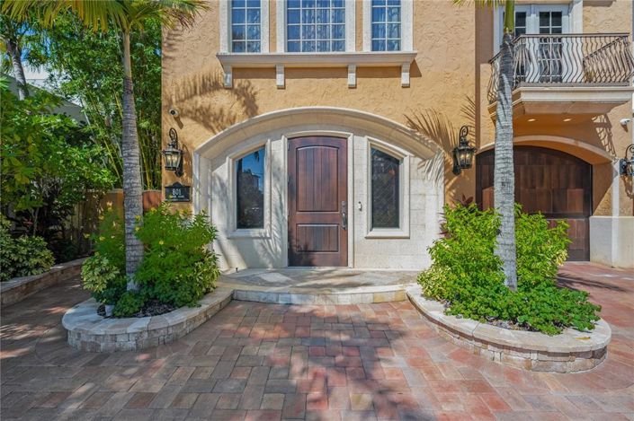 Image No.19-3 Bed Property for sale