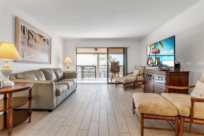 Image No.8-Propriété de 2 chambres à vendre à Sarasota