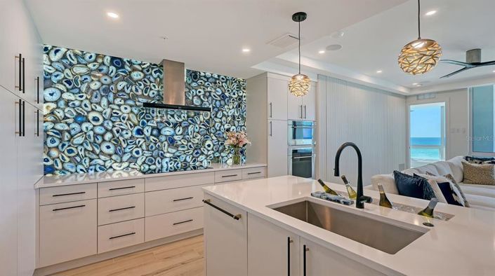 Image No.15-4 Bed Property for sale