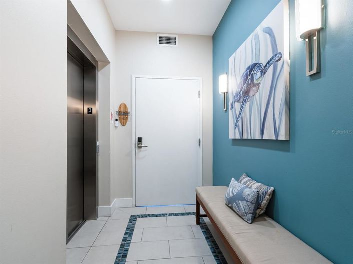 Image No.20-6 Bed Property for sale