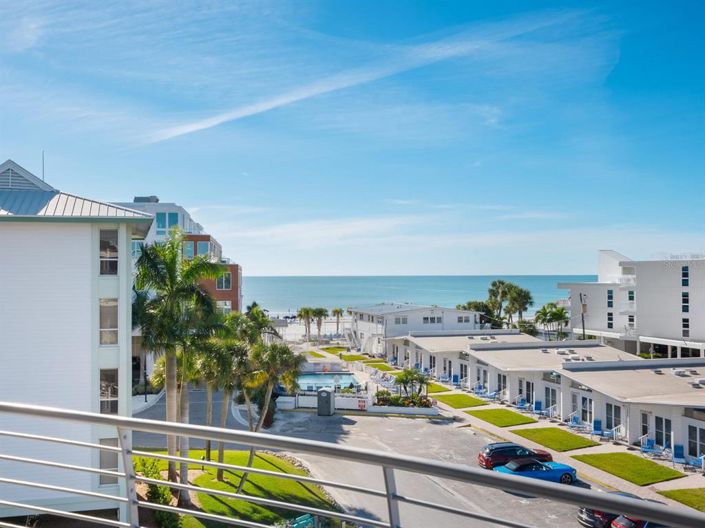 Image No.23-6 Bed Property for sale