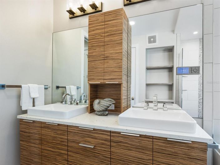 Image No.34-6 Bed Property for sale