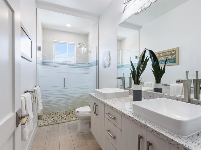 Image No.38-6 Bed Property for sale