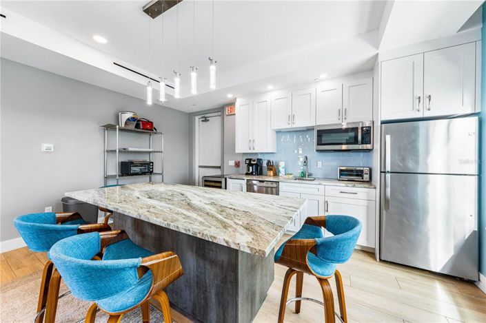 Image No.45-6 Bed Property for sale