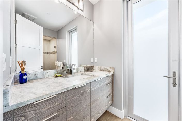 Image No.52-6 Bed Property for sale