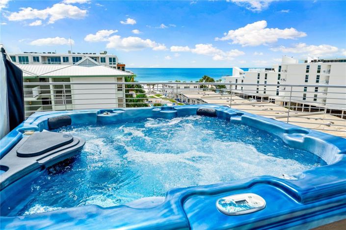 Image No.56-6 Bed Property for sale