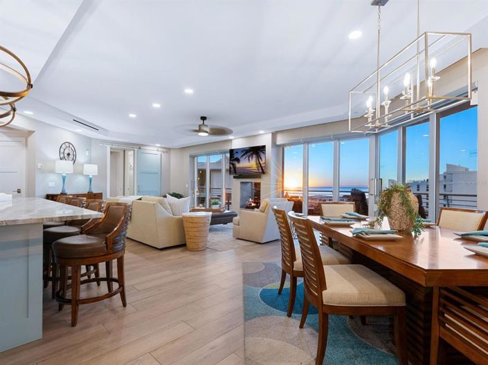 Image No.6-6 Bed Property for sale