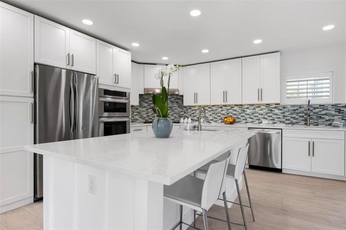 Image No.13-3 Bed Property for sale