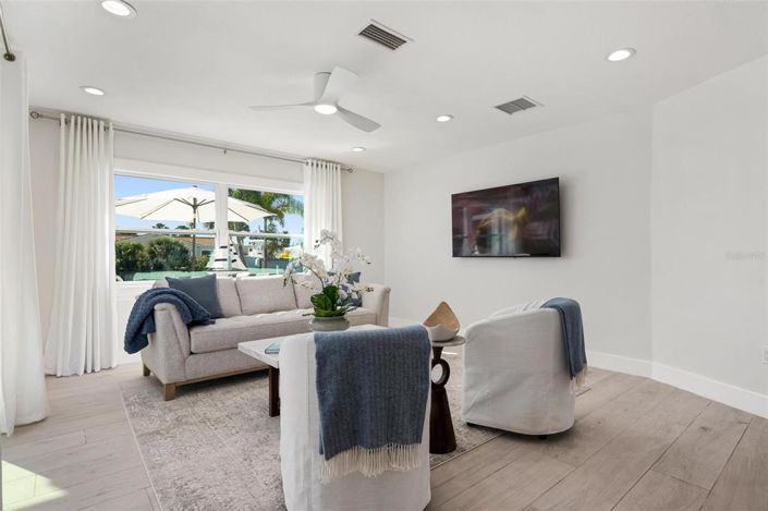 Image No.24-3 Bed Property for sale