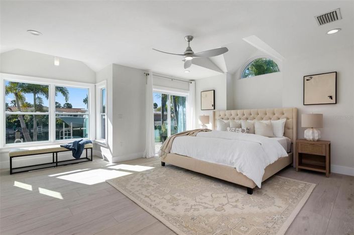 Image No.28-3 Bed Property for sale