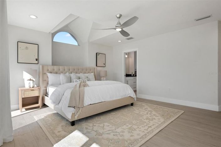 Image No.31-3 Bed Property for sale