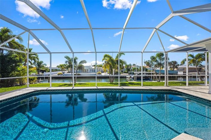 Image No.56-3 Bed Property for sale