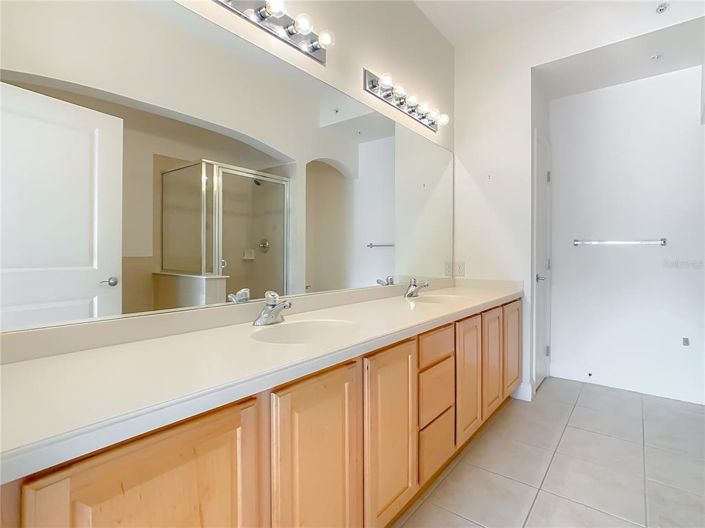 Image No.48-3 Bed Property for sale