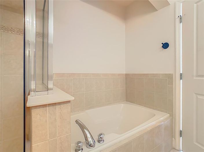 Image No.50-3 Bed Property for sale