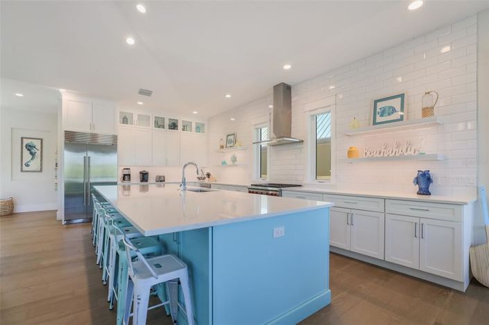 Image No.12-4 Bed Property for sale