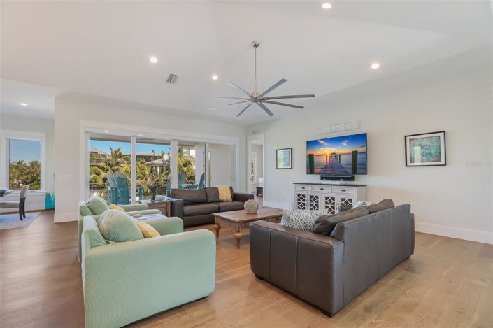 Image No.8-4 Bed Property for sale