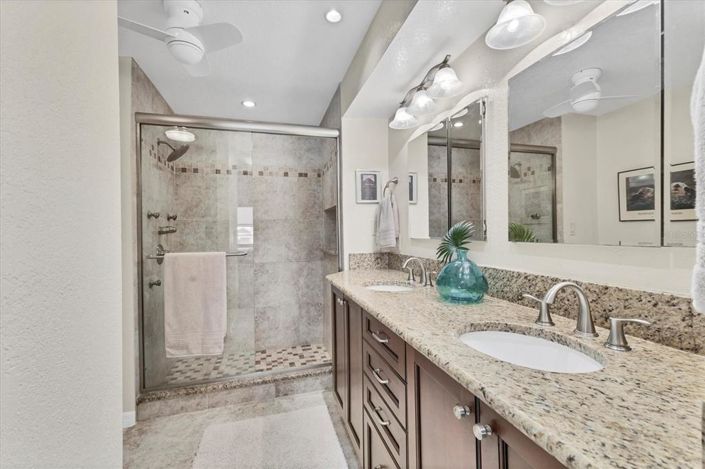 Image No.28-3 Bed Townhouse for sale