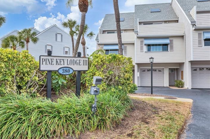 Image No.5-3 Bed Townhouse for sale