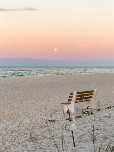 Image No.28-2 Bed Property for sale