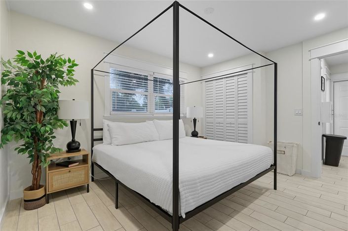 Image No.8-2 Bed Property for sale