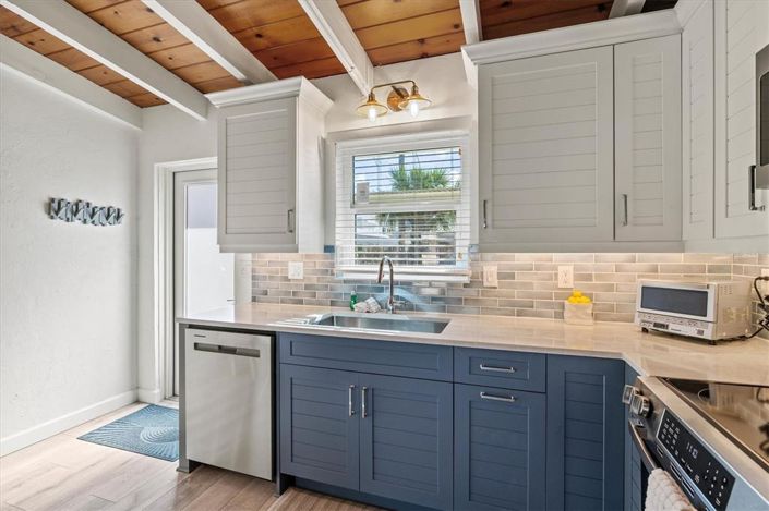 Image No.10-2 Bed Property for sale