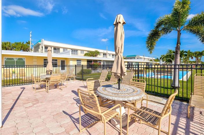 Image No.36-2 Bed Property for sale