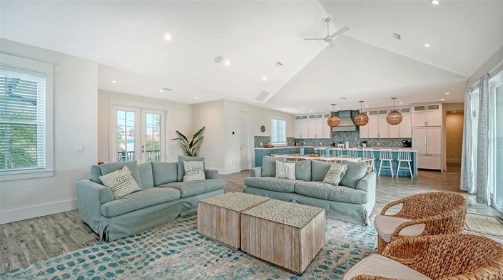 Image No.11-10 Bed Property for sale