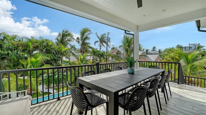 Image No.22-10 Bed Property for sale