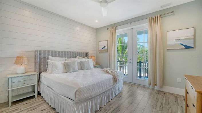 Image No.33-10 Bed Property for sale