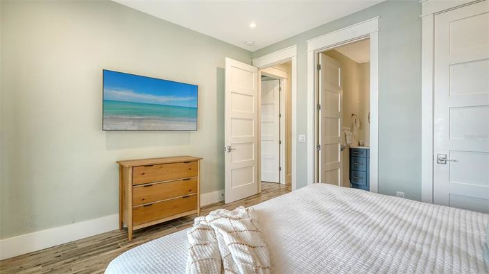 Image No.34-10 Bed Property for sale