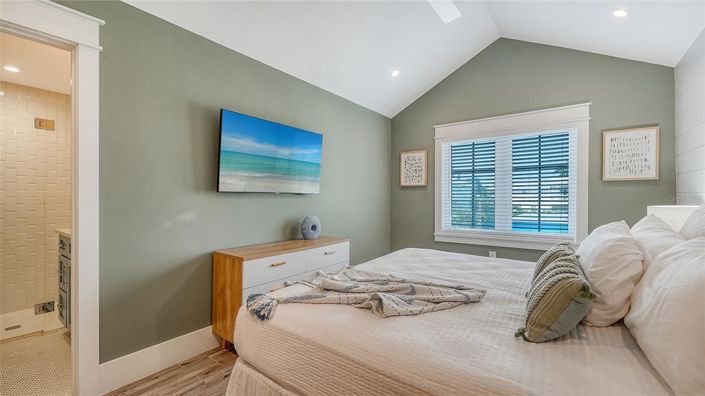 Image No.51-10 Bed Property for sale