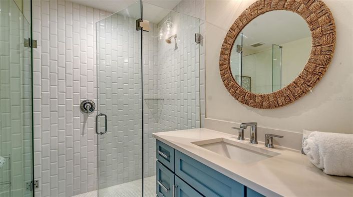 Image No.52-10 Bed Property for sale